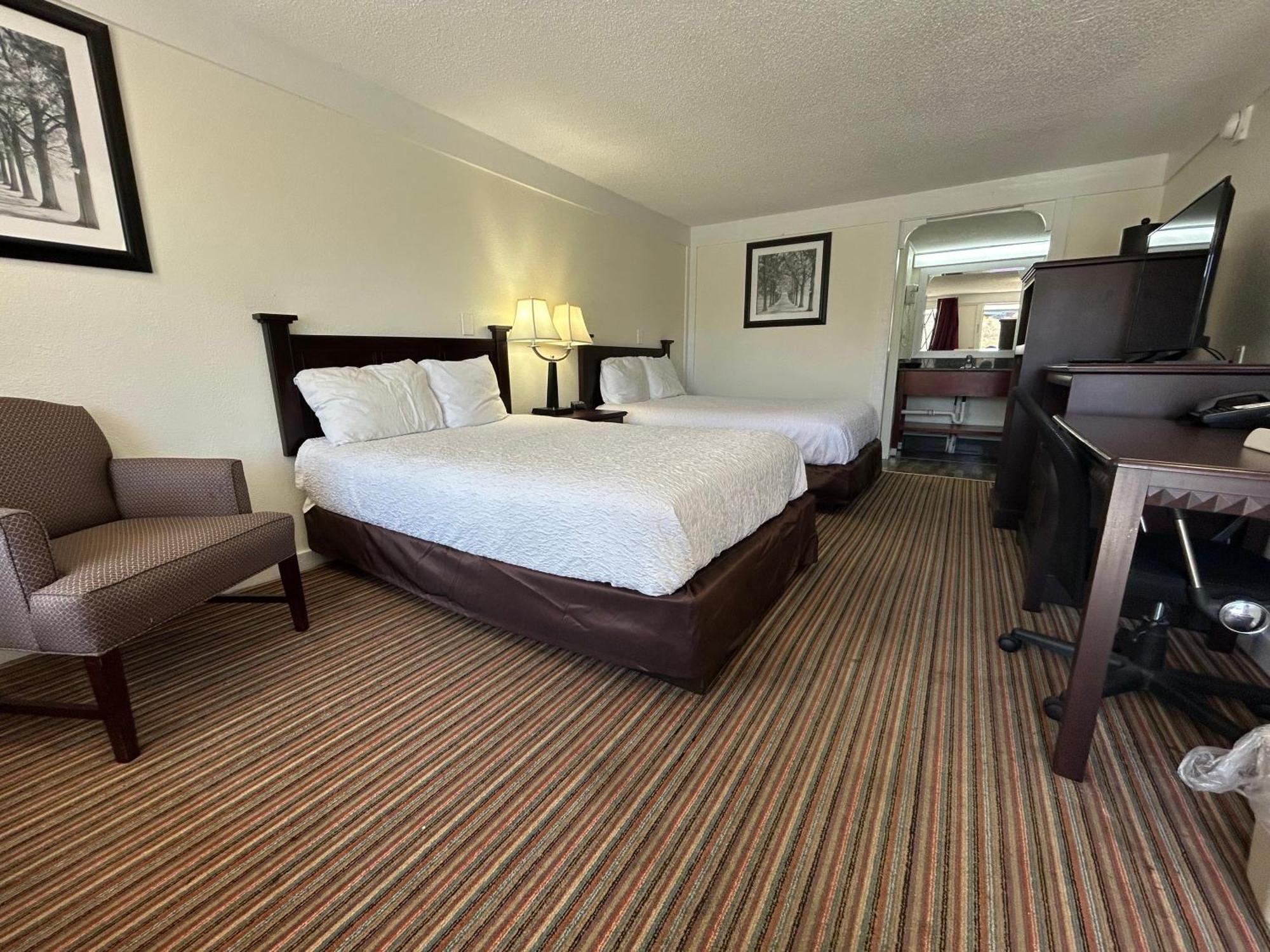 Knights Hotel